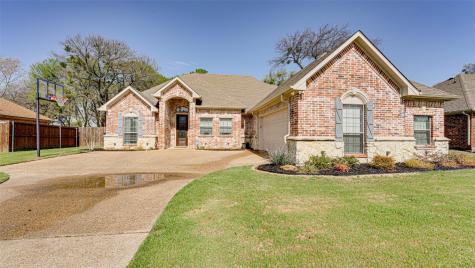 810 Woodcrest Drive Ennis TX 75119
