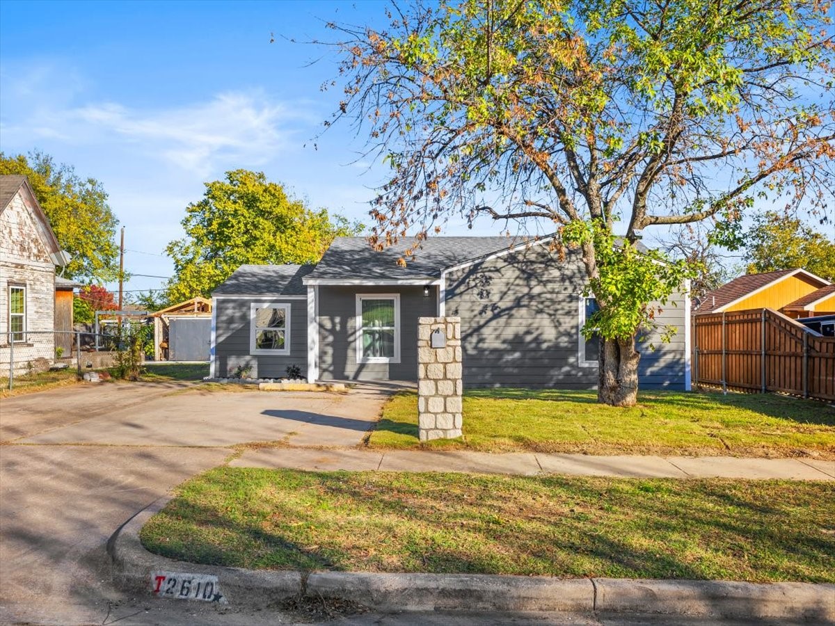 2610 Chestnut Avenue Fort Worth TX 76164