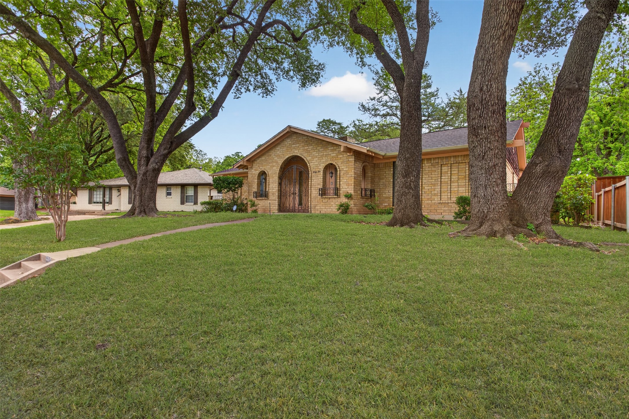 6010 Hunters View Lane Dallas TX 75232