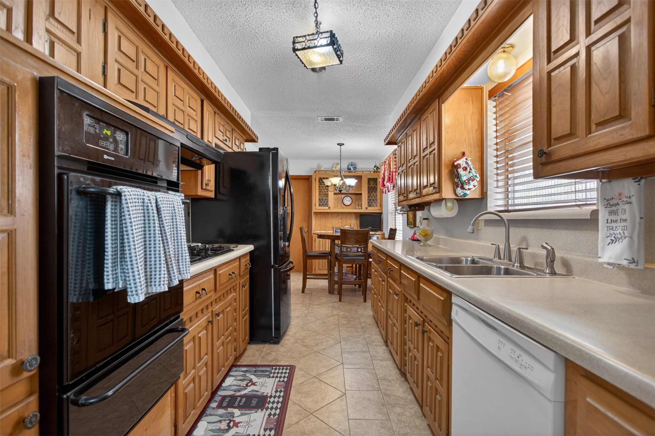 6010 Hunters View Lane Dallas TX 75232