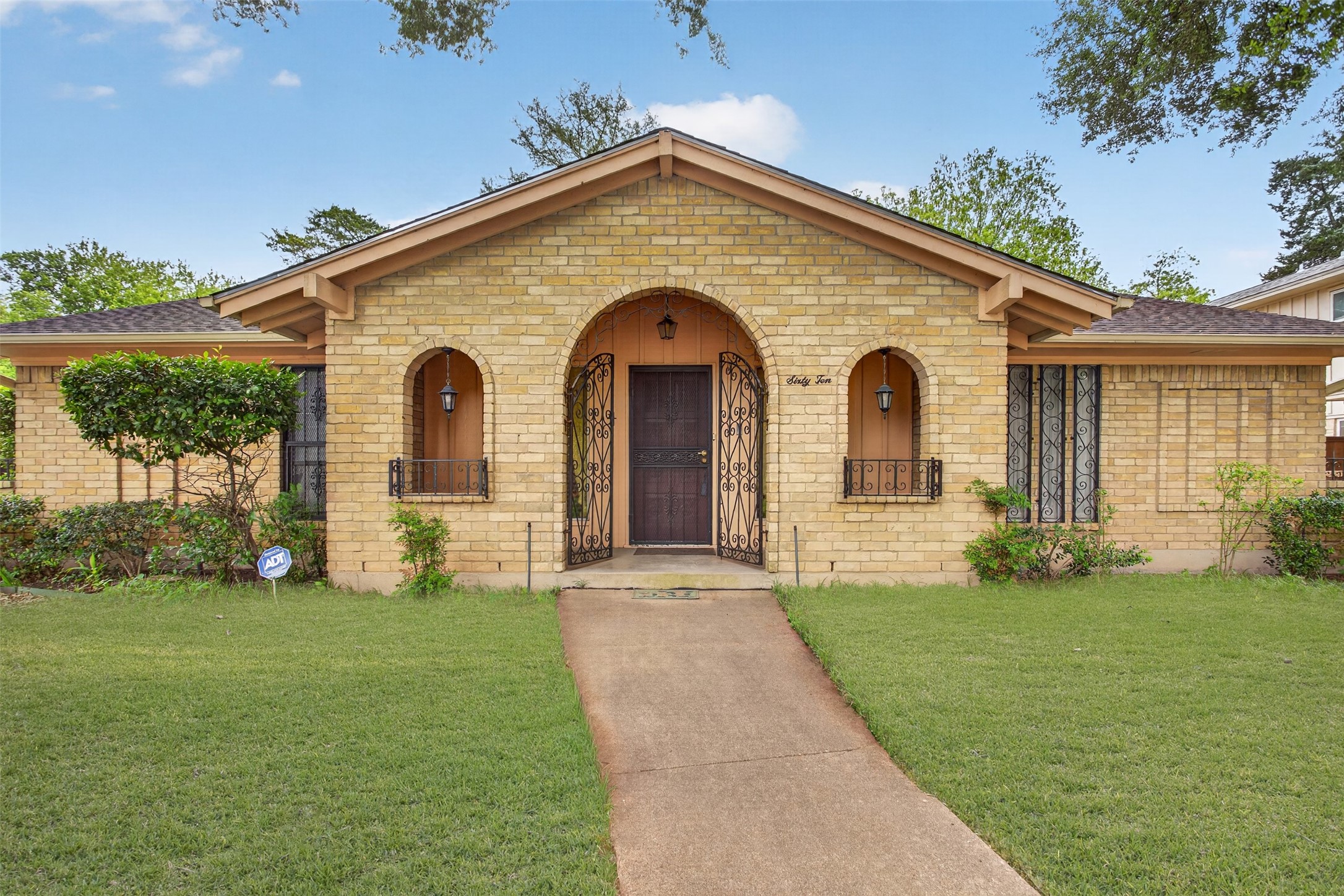 6010 Hunters View Lane Dallas TX 75232