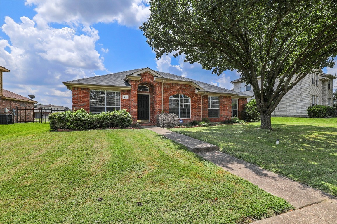 1344 Fieldstone Drive Desoto TX 75115