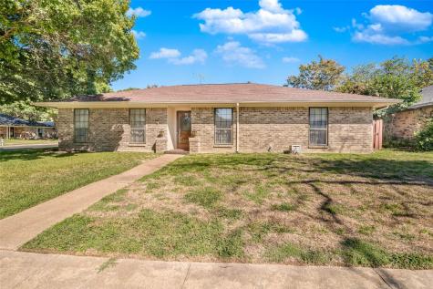 2326 Royal Oaks Circle Garland TX 75040