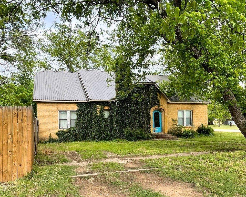 500 N Avenue D Cross Plains TX 76443