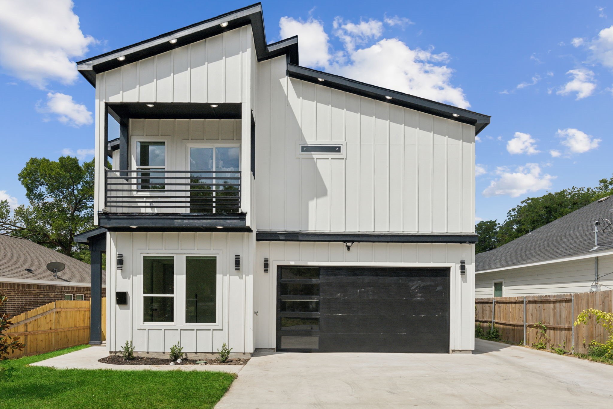 3221 Fernwood Avenue Dallas TX 75216