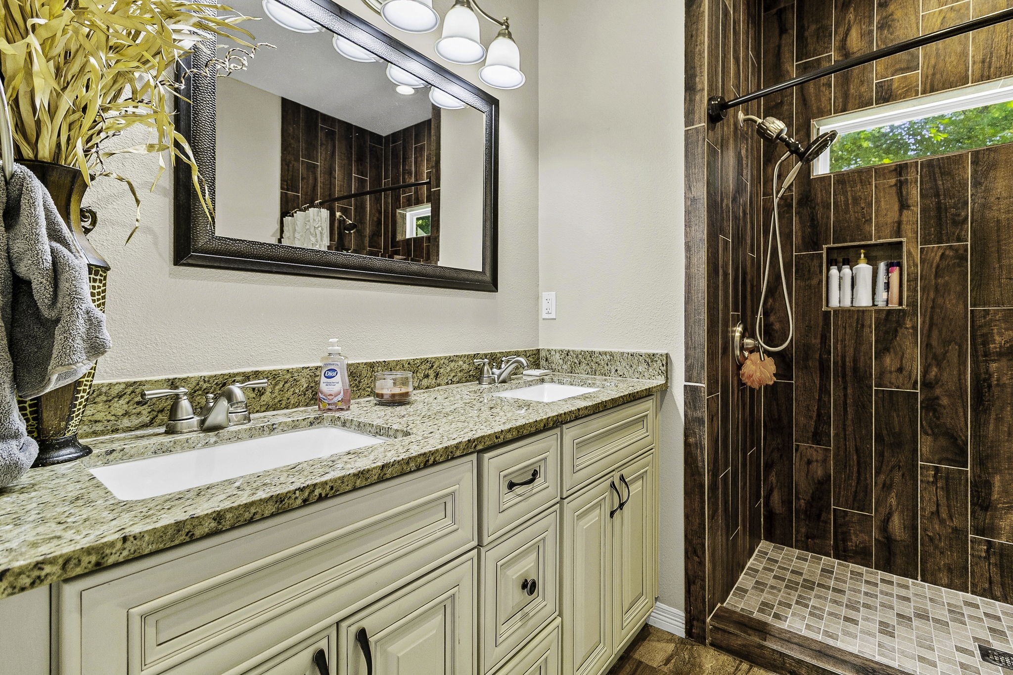 27 Lakewood Trinity TX 75862