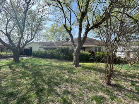 507 W Locust Street Whitewright TX 75491