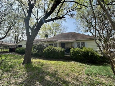 507 W Locust Street Whitewright TX 75491