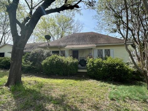 507 W Locust Street Whitewright TX 75491