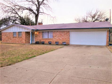 1025 W Creek Drive Hurst TX 76053