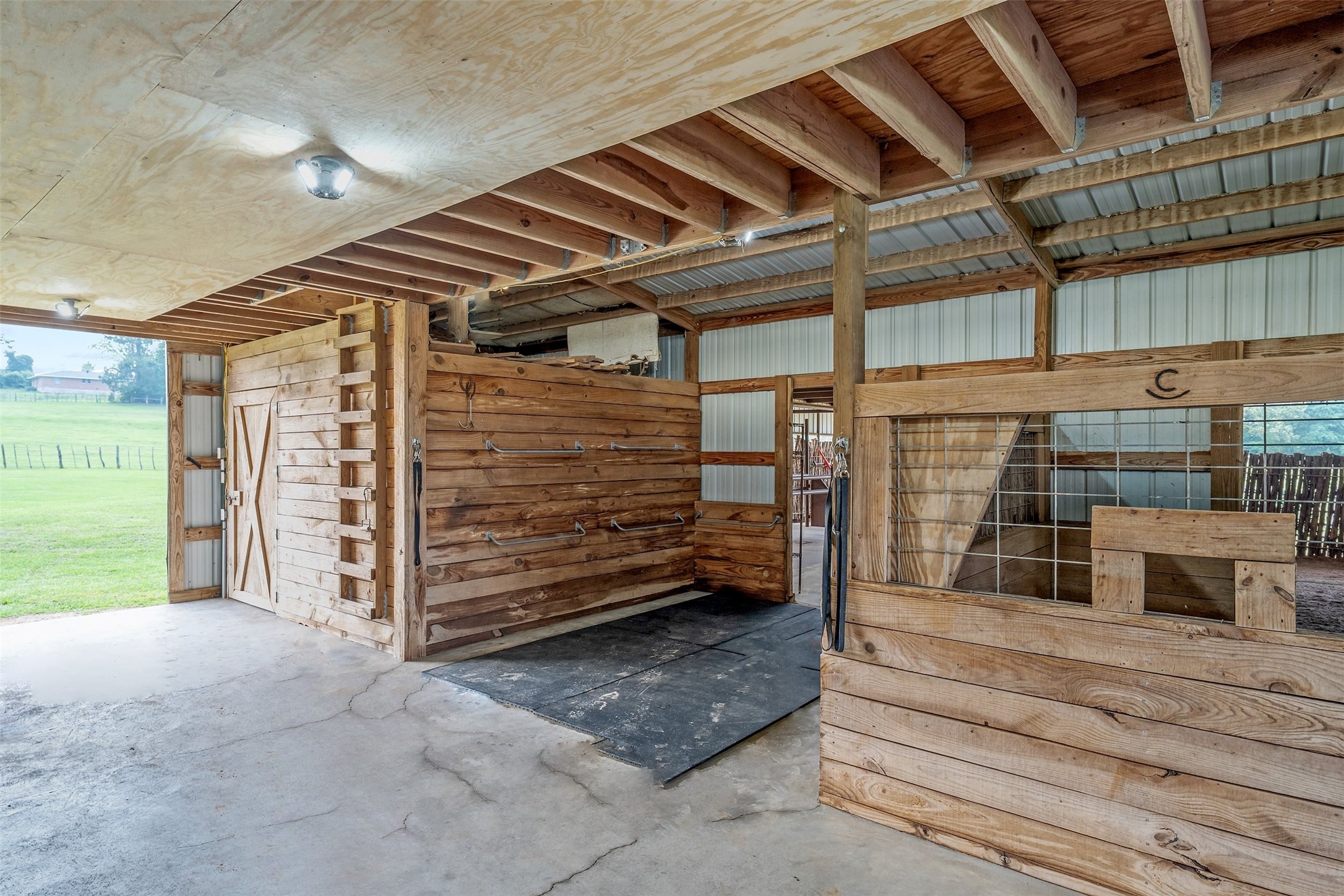 23241 County Road 2159 Troup TX 75789