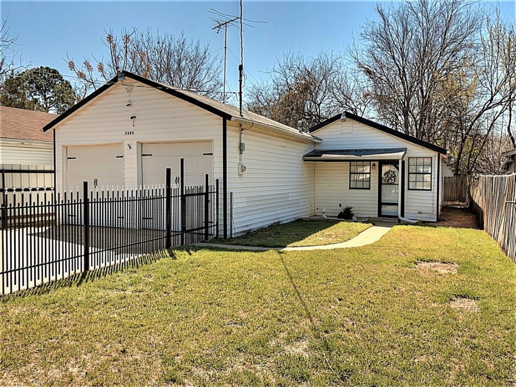 2404 Dell Street Fort Worth TX 76111