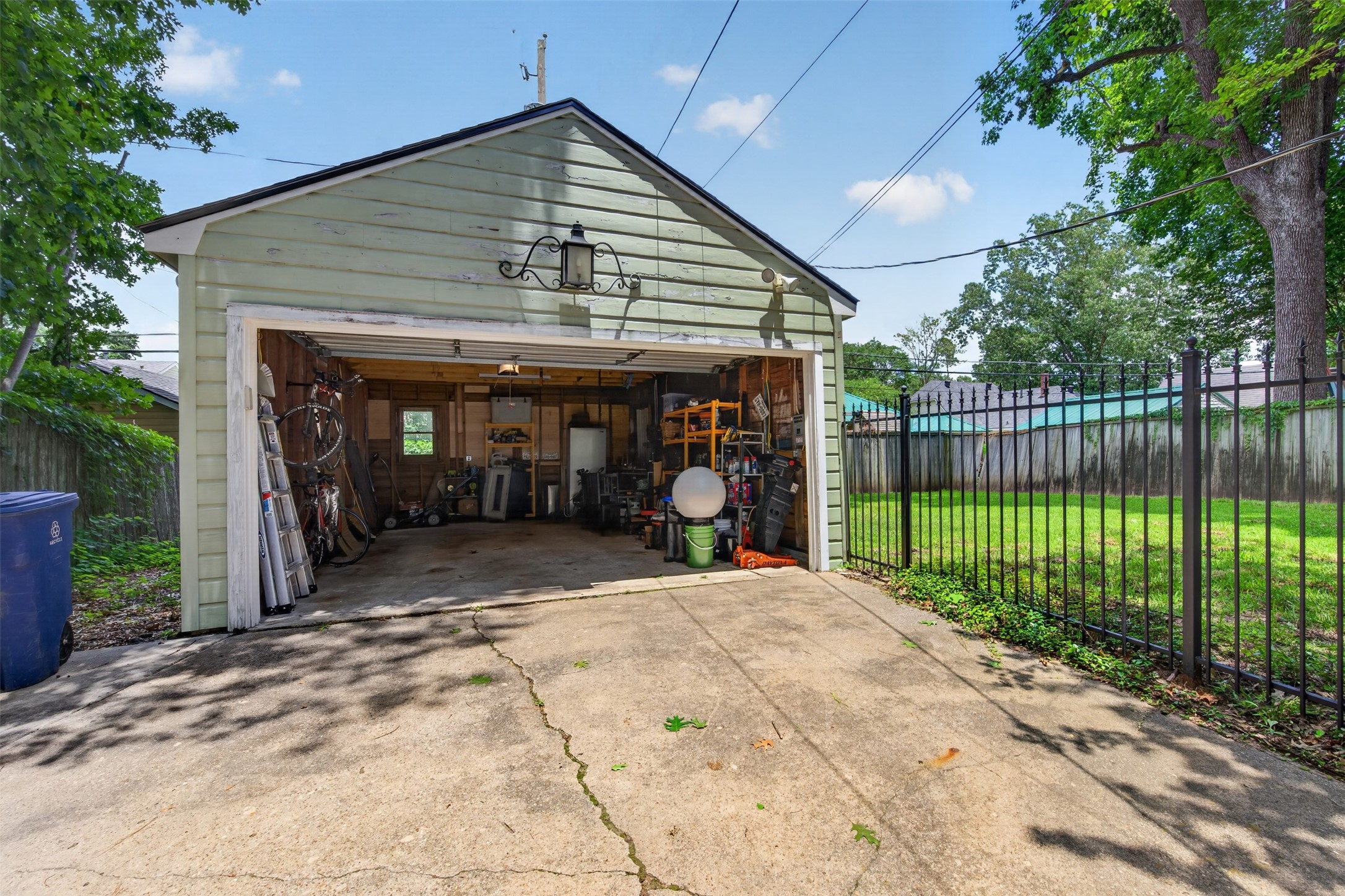 704 Oneonta Street Shreveport LA 71106