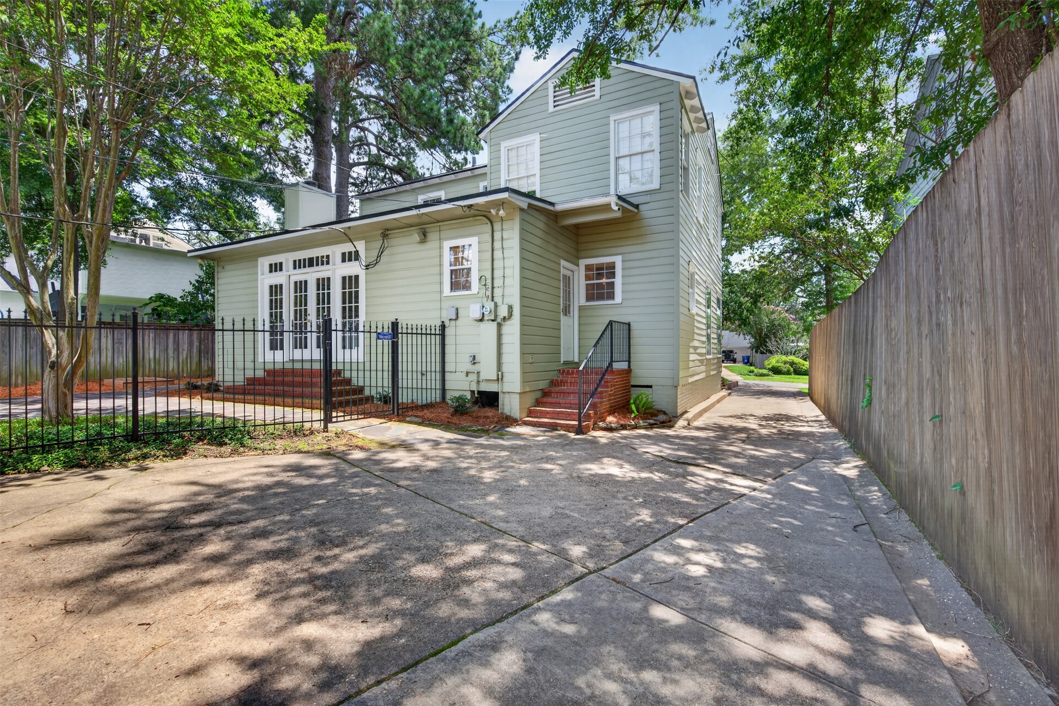 704 Oneonta Street Shreveport LA 71106