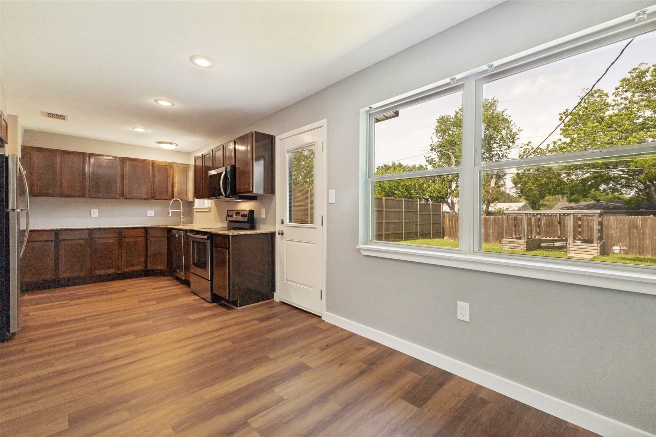 4862 Bedford Drive Mesquite TX 75150