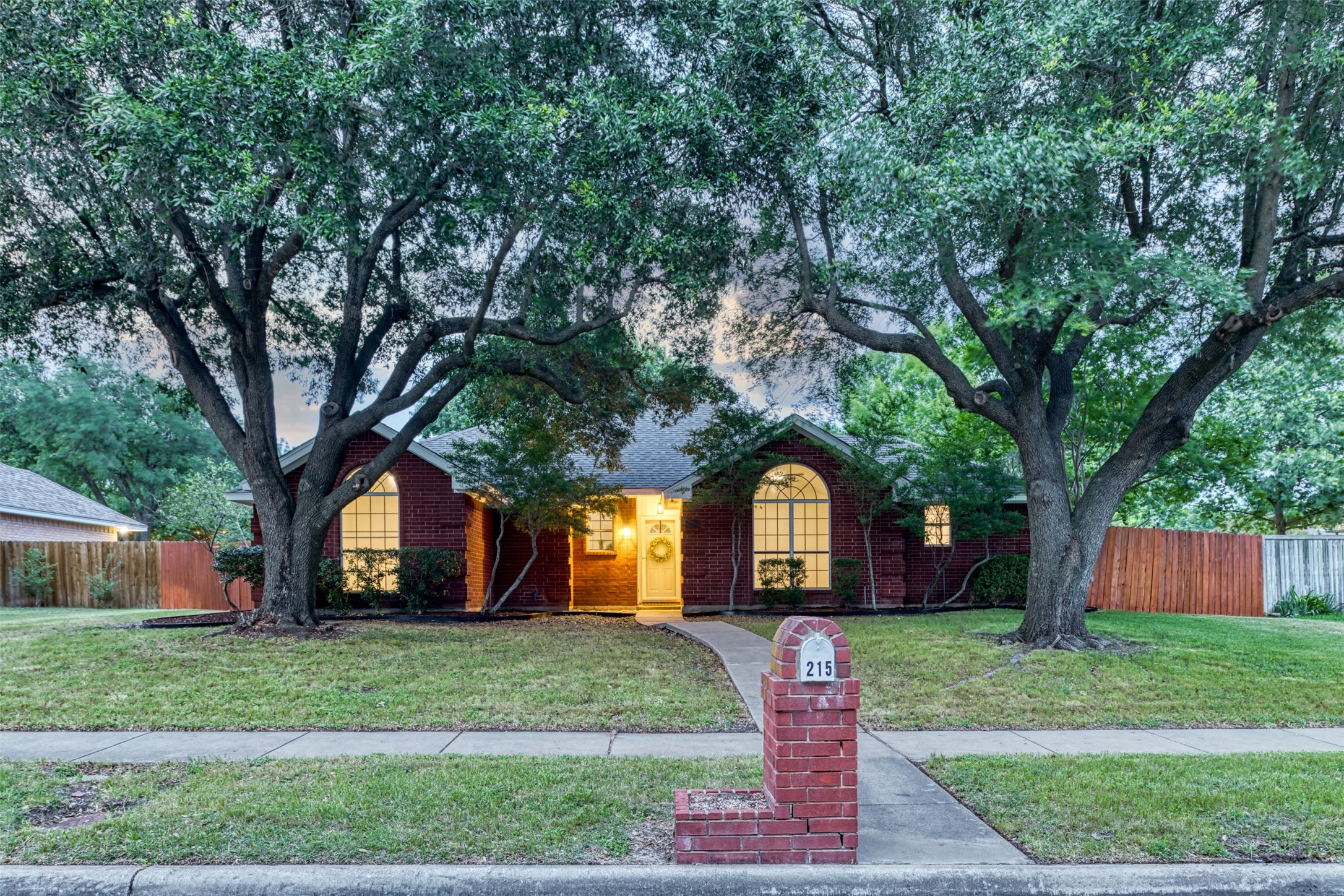 215 Barbara Way Red Oak TX 75154