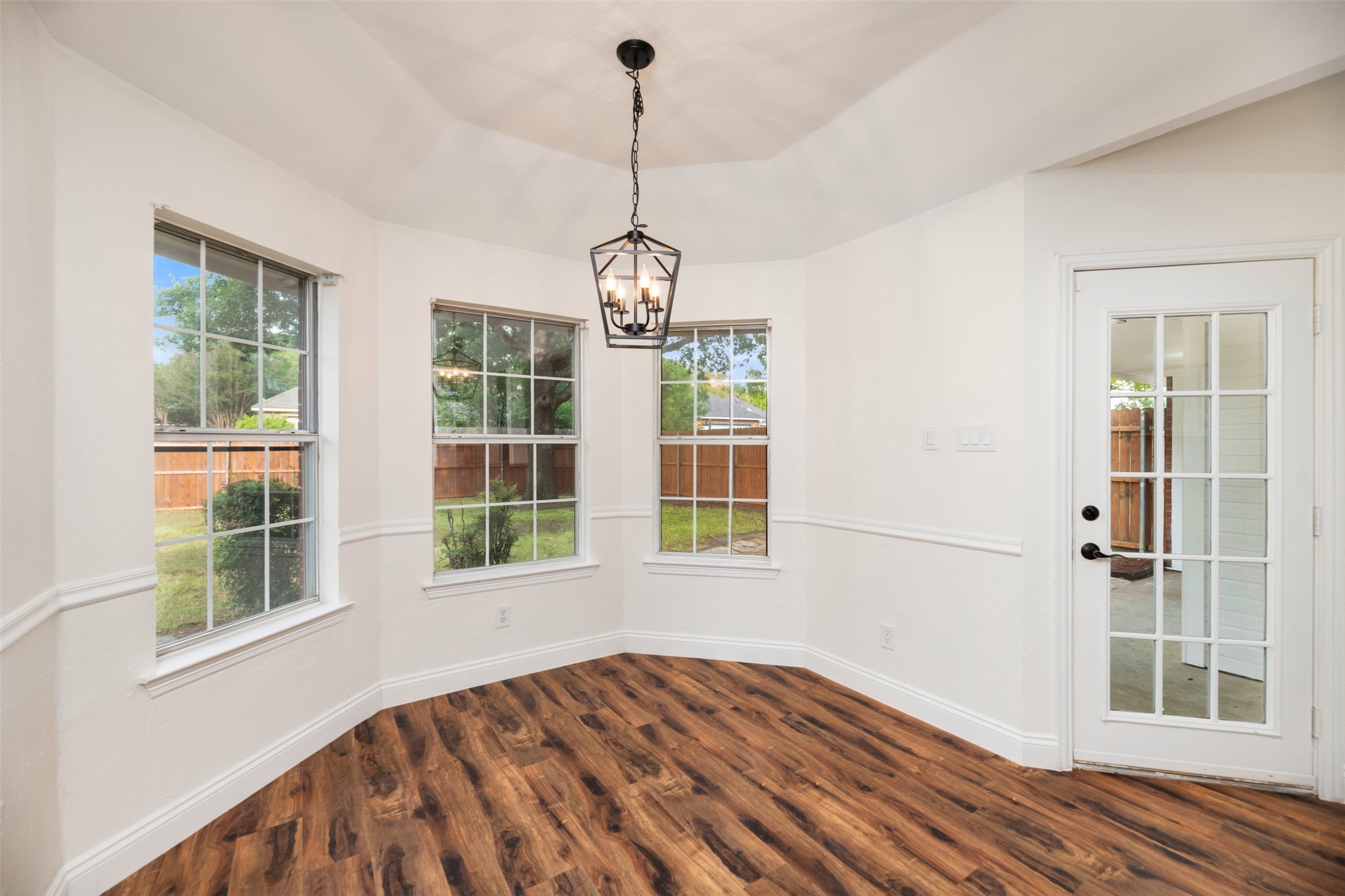 215 Barbara Way Red Oak TX 75154