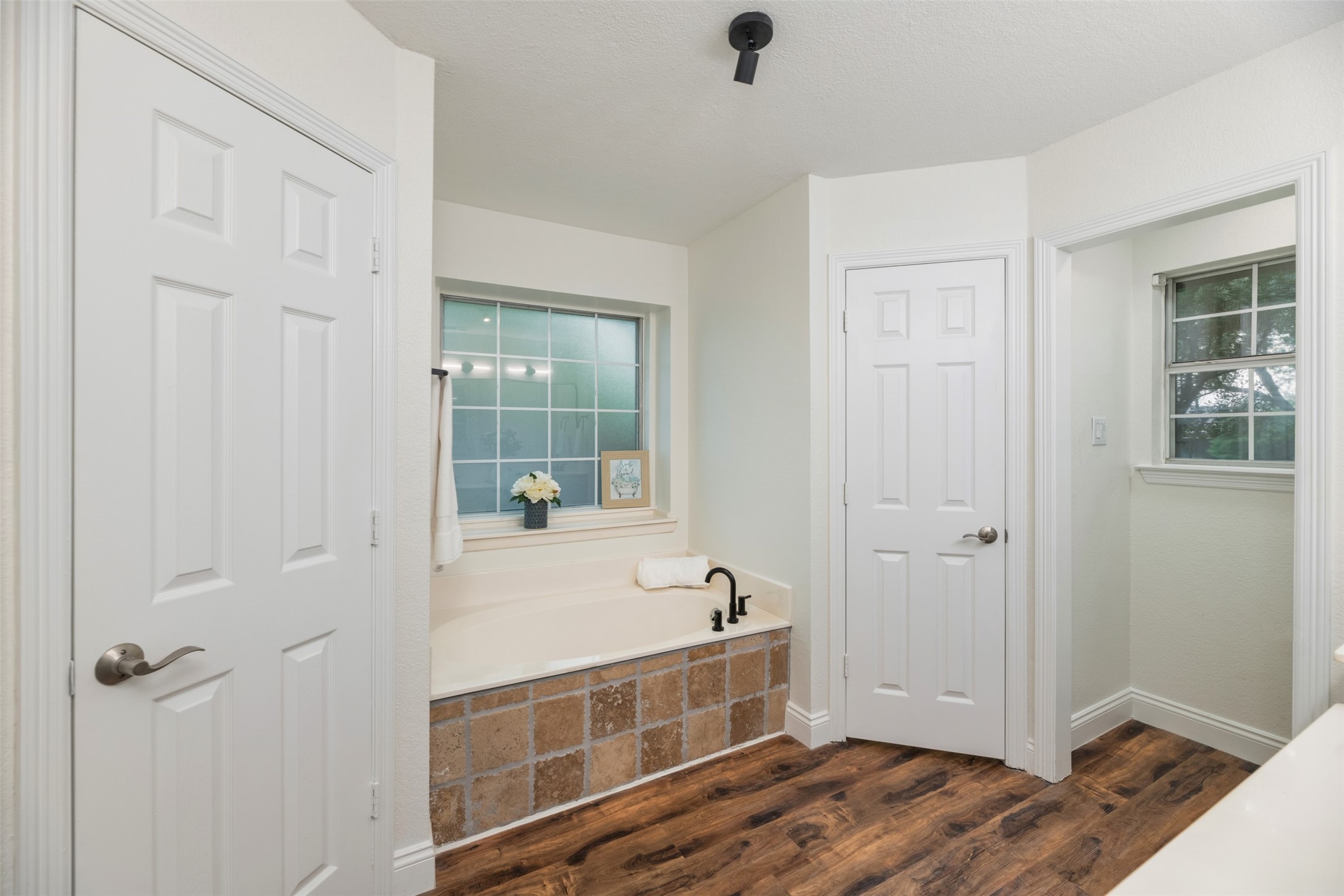 215 Barbara Way Red Oak TX 75154