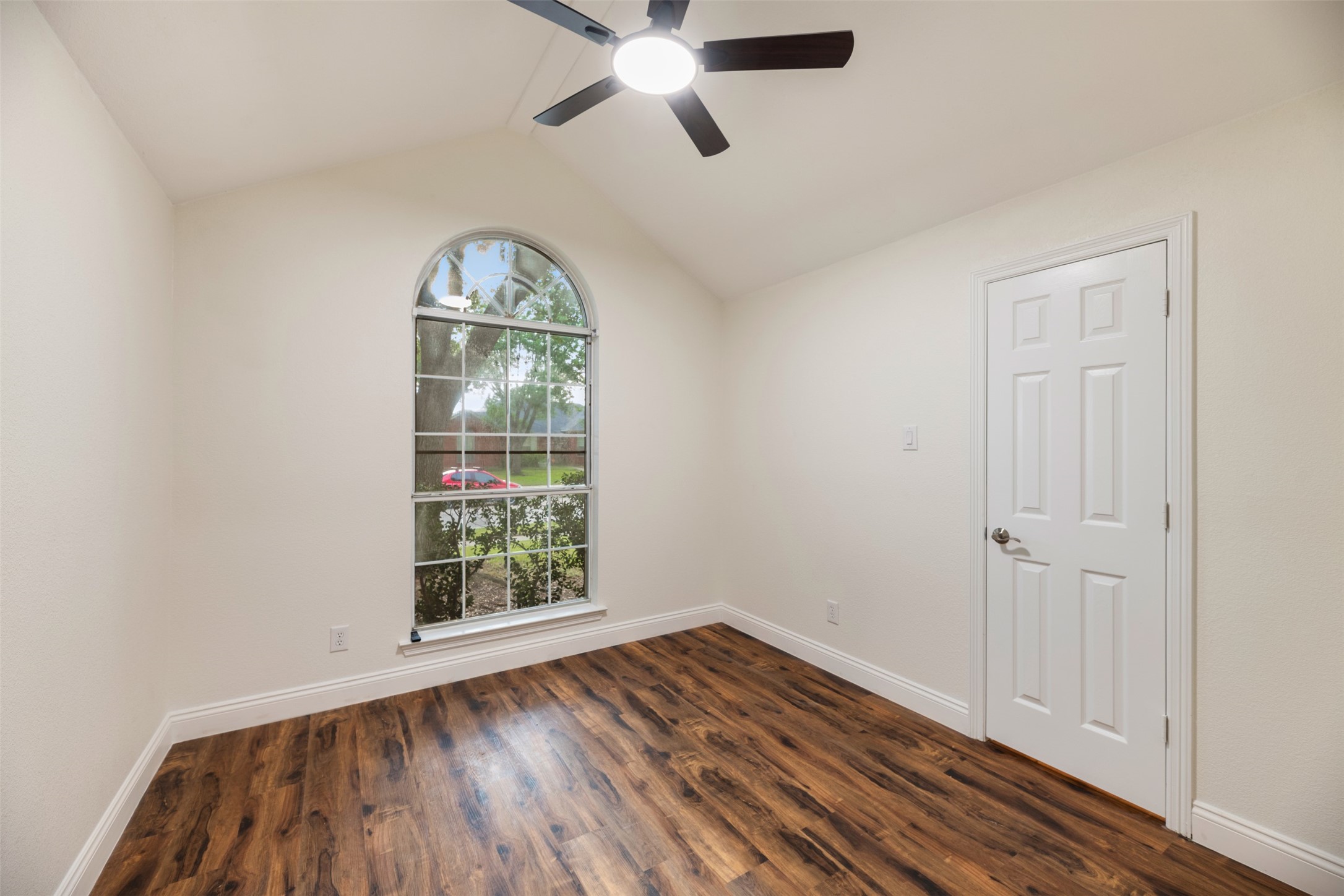 215 Barbara Way Red Oak TX 75154