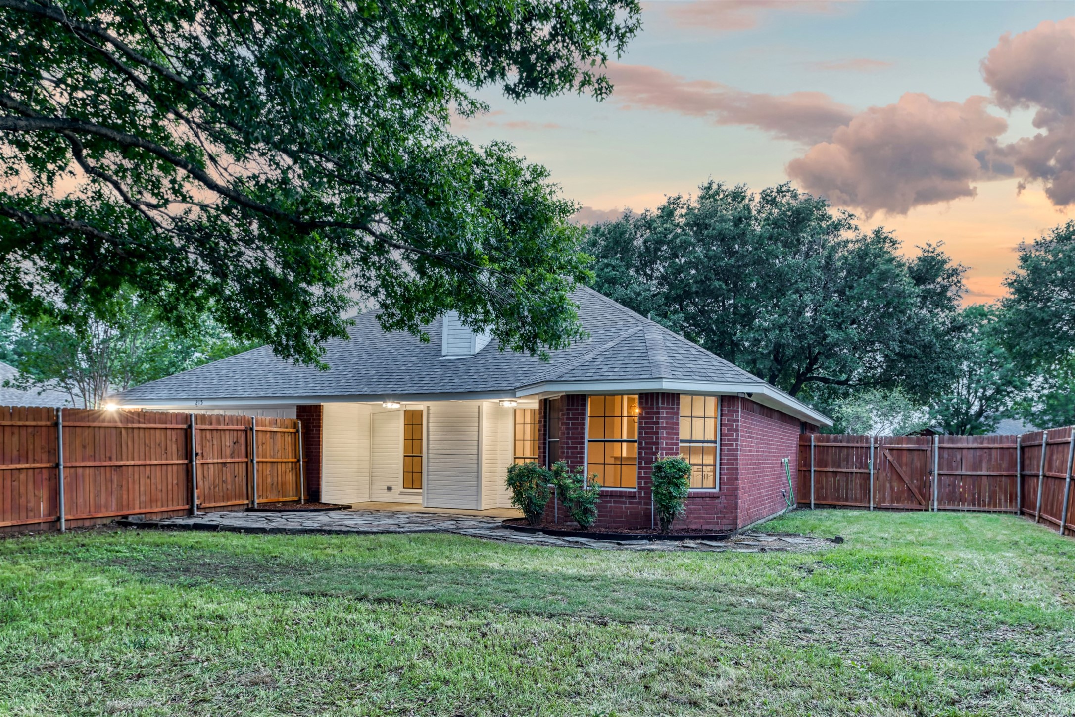215 Barbara Way Red Oak TX 75154