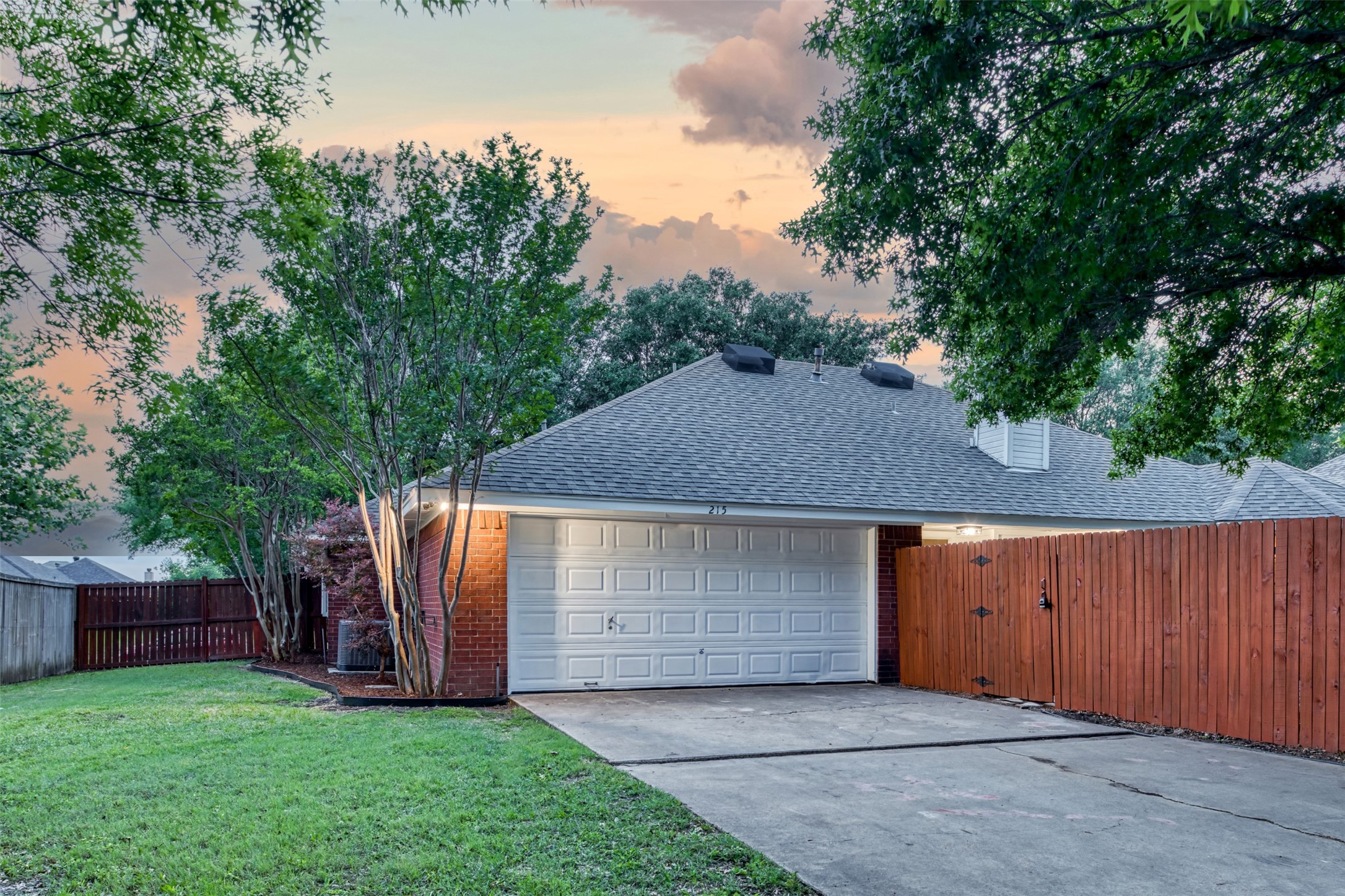 215 Barbara Way Red Oak TX 75154