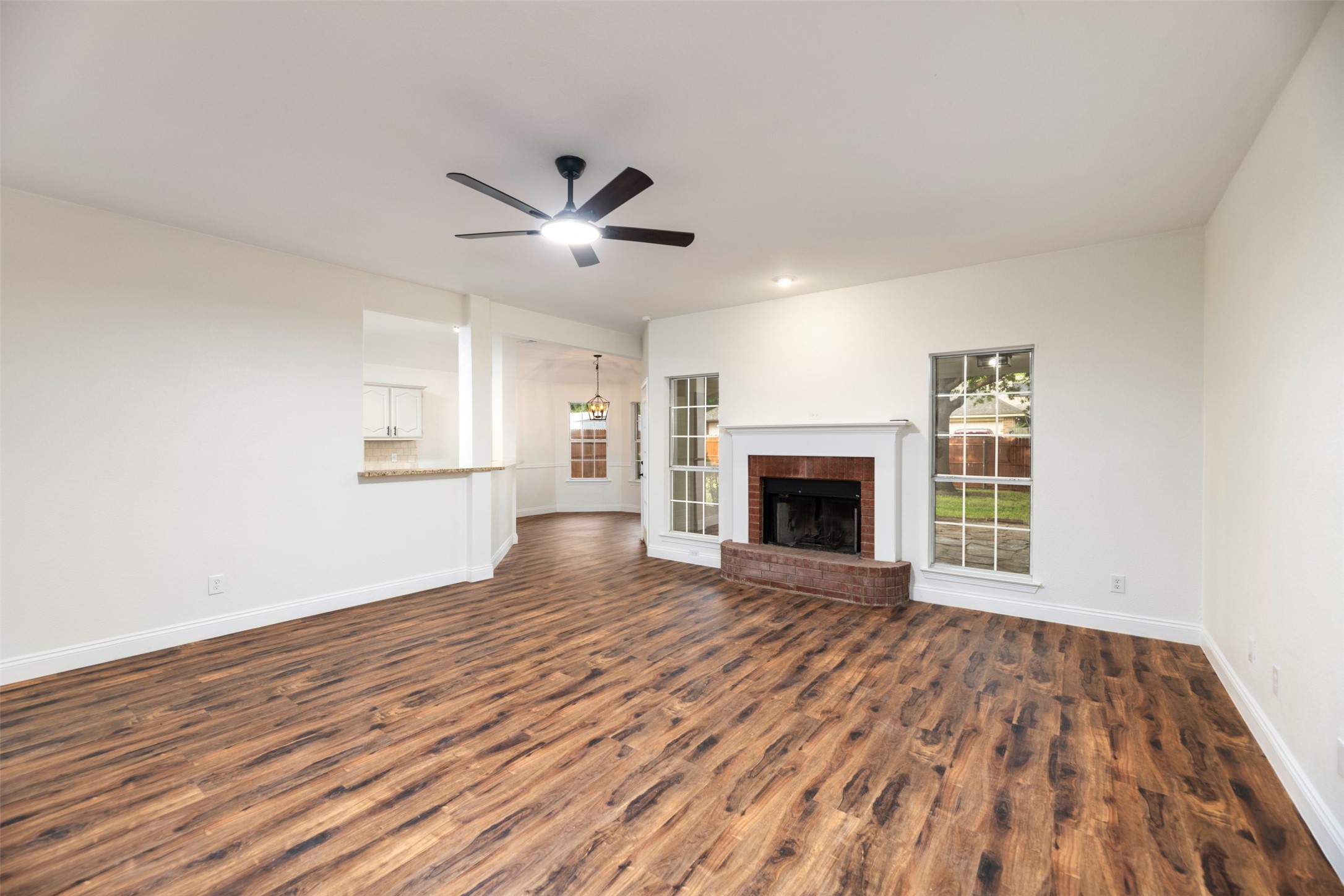 215 Barbara Way Red Oak TX 75154