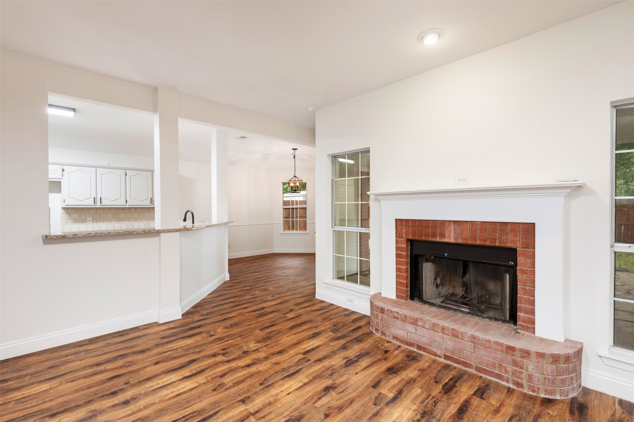 215 Barbara Way Red Oak TX 75154