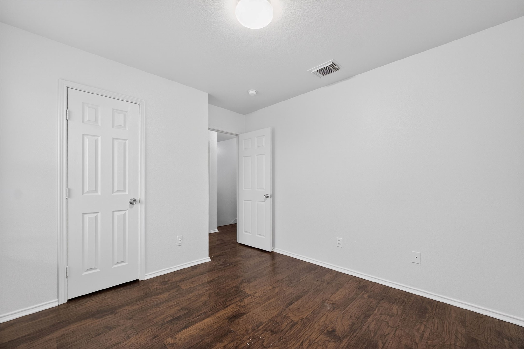 1060 Westbrook Court Grand Prairie TX 75052