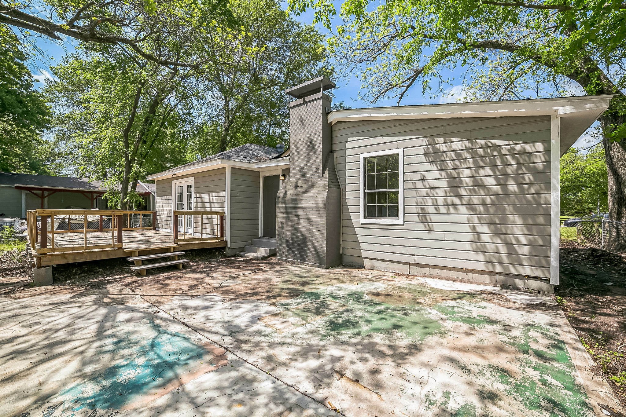 805 20th Street SE Paris TX 75460