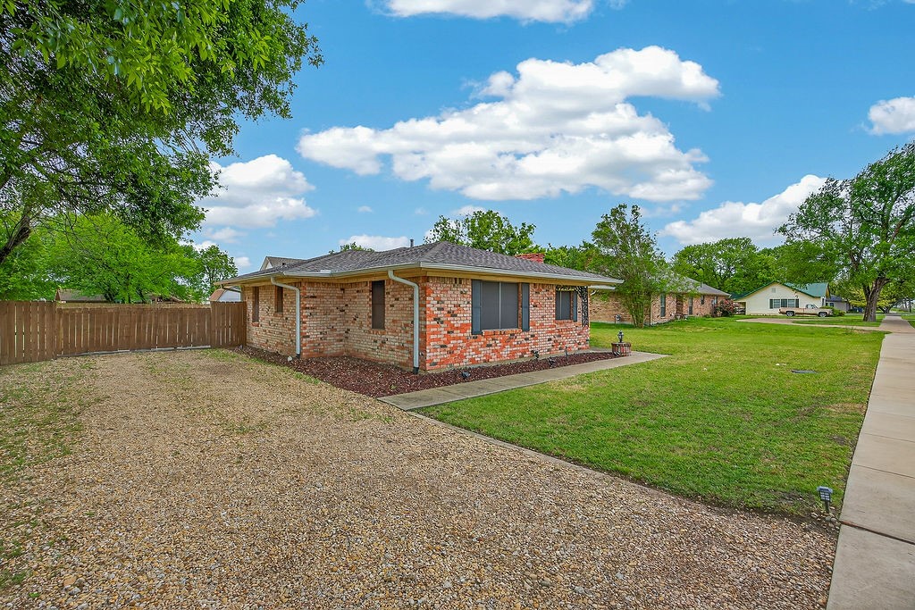 219 W Jefferson Street Palmer TX 75152