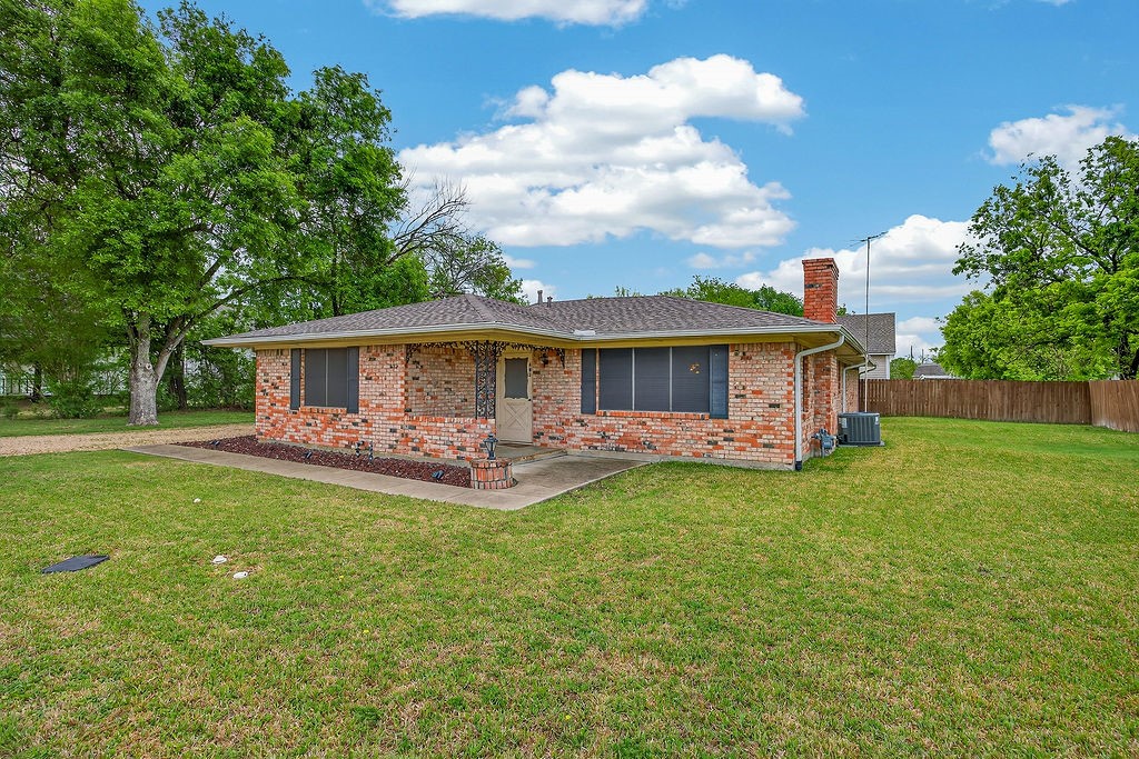 219 W Jefferson Street Palmer TX 75152
