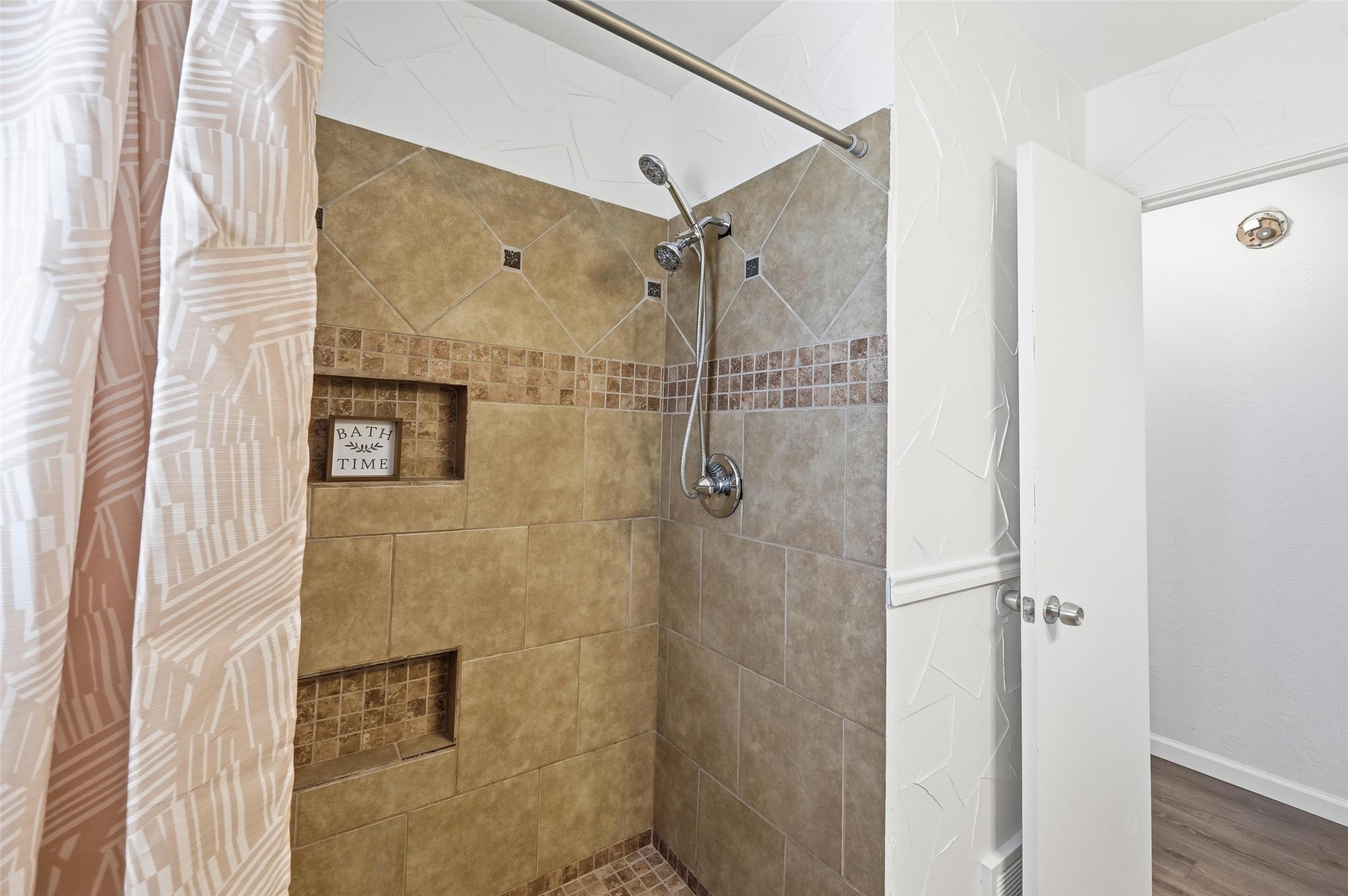 5011 Prairieview Court S Arlington TX 76017