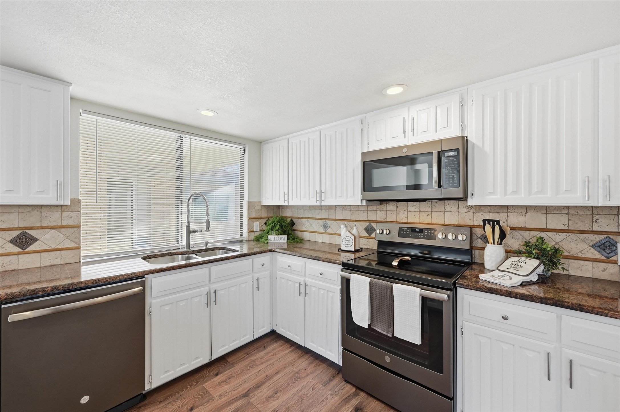 5011 Prairieview Court S Arlington TX 76017