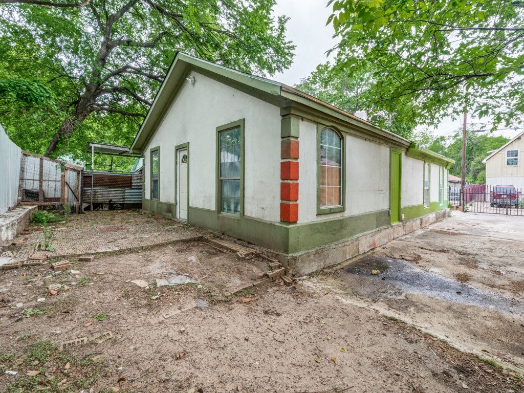 1228 Valley Street Dallas TX 75203