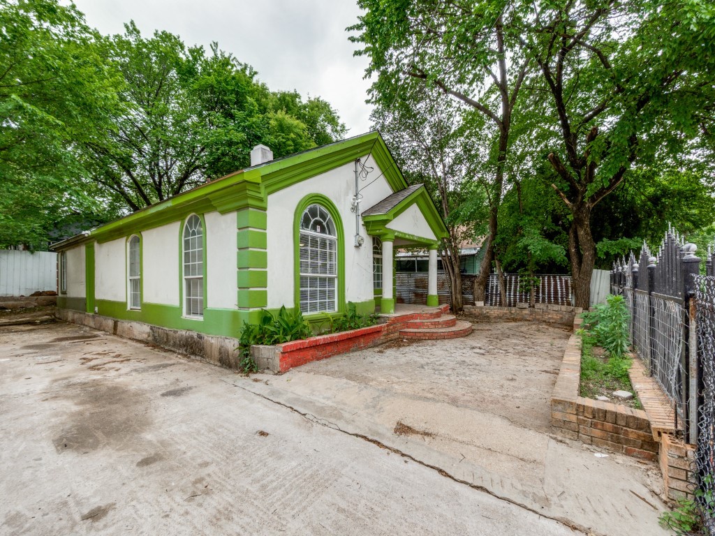 1228 Valley Street Dallas TX 75203
