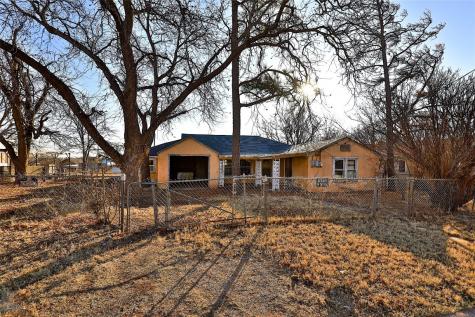 709 Pease Street Sweetwater TX 79556