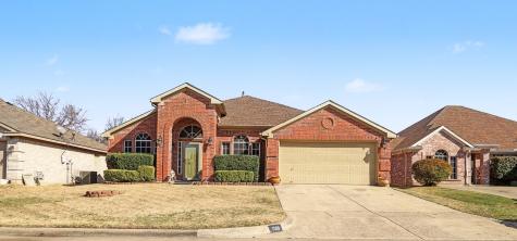 1128 Deer Valley Lane Arlington TX 76001
