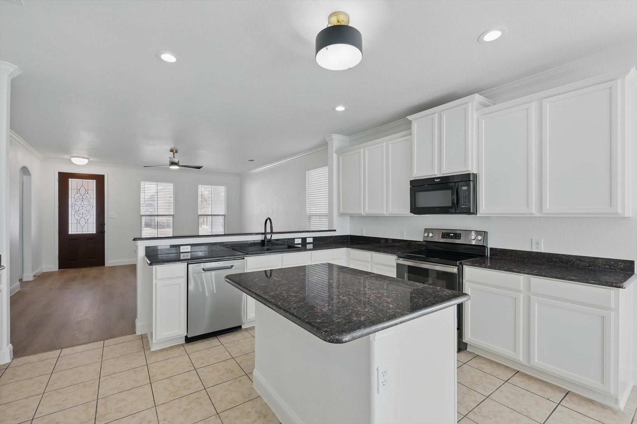 924 Charleston Lane Savannah TX 76227