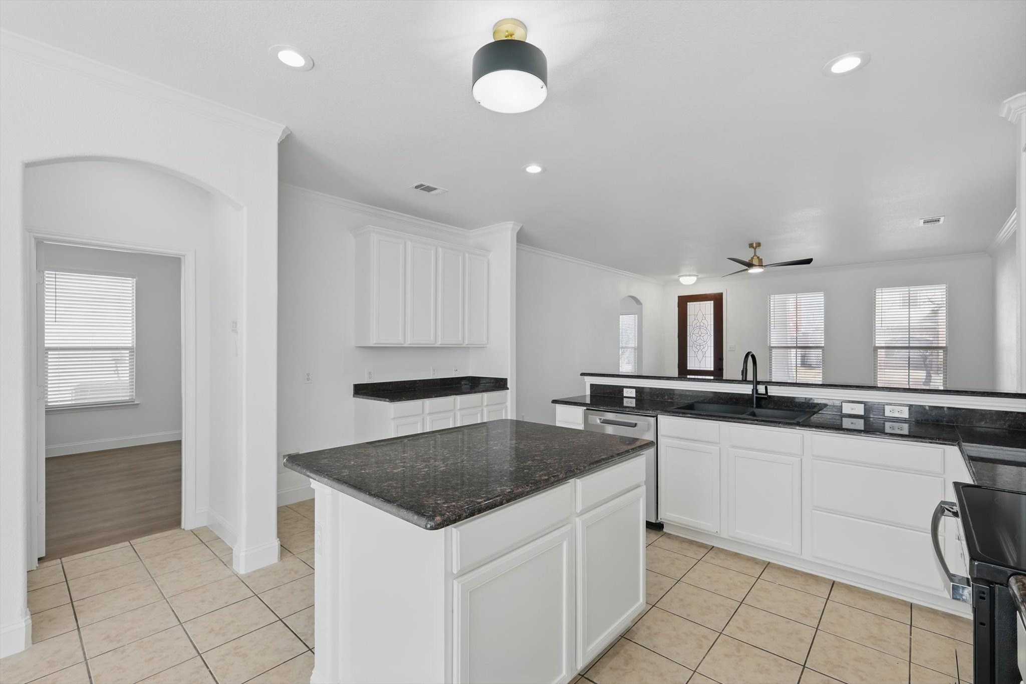924 Charleston Lane Savannah TX 76227