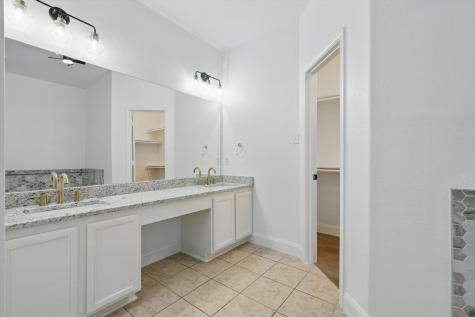 924 Charleston Lane Savannah TX 76227