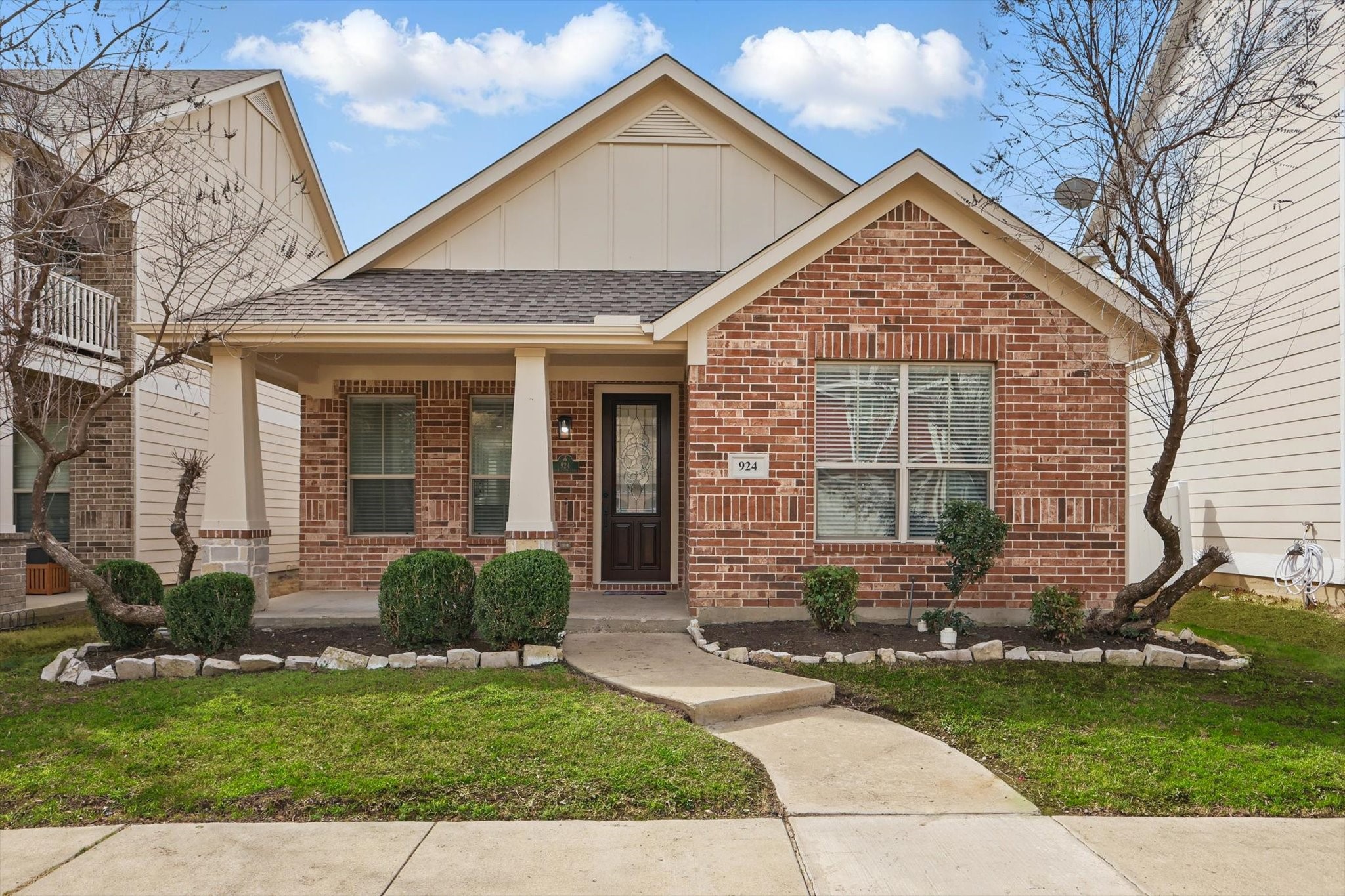 924 Charleston Lane Savannah TX 76227