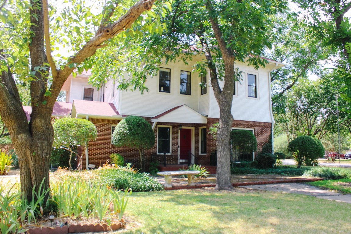 804 Prairie Avenue Cleburne TX 76033