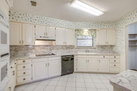 118 Woodcrest Street Weatherford TX 76087
