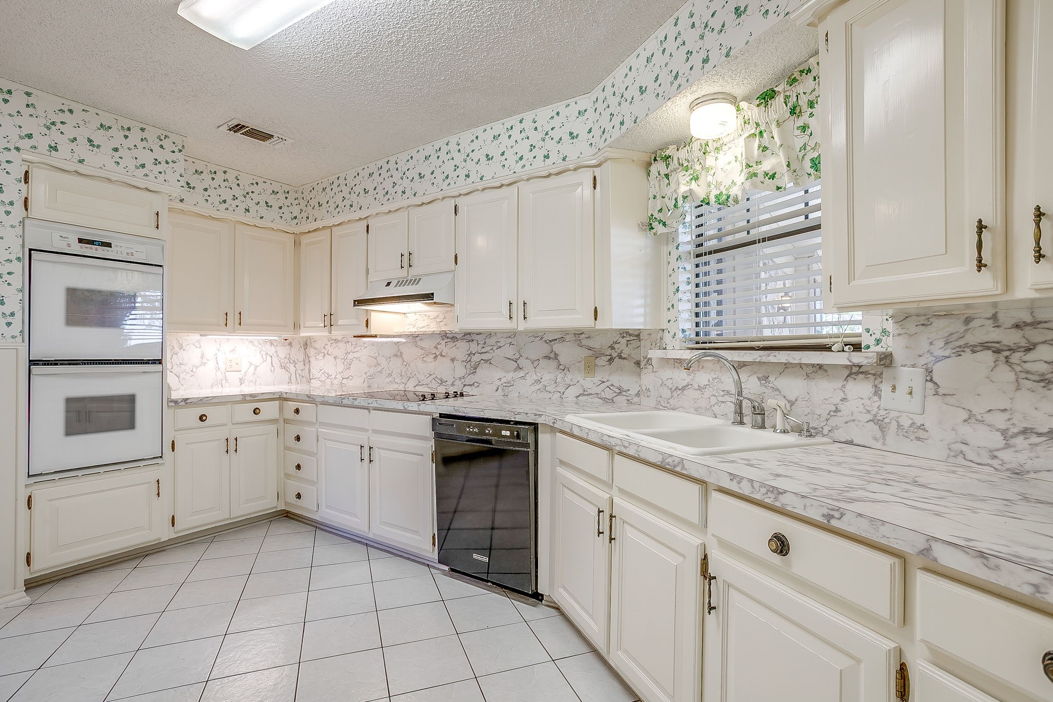 118 Woodcrest Street Weatherford TX 76087
