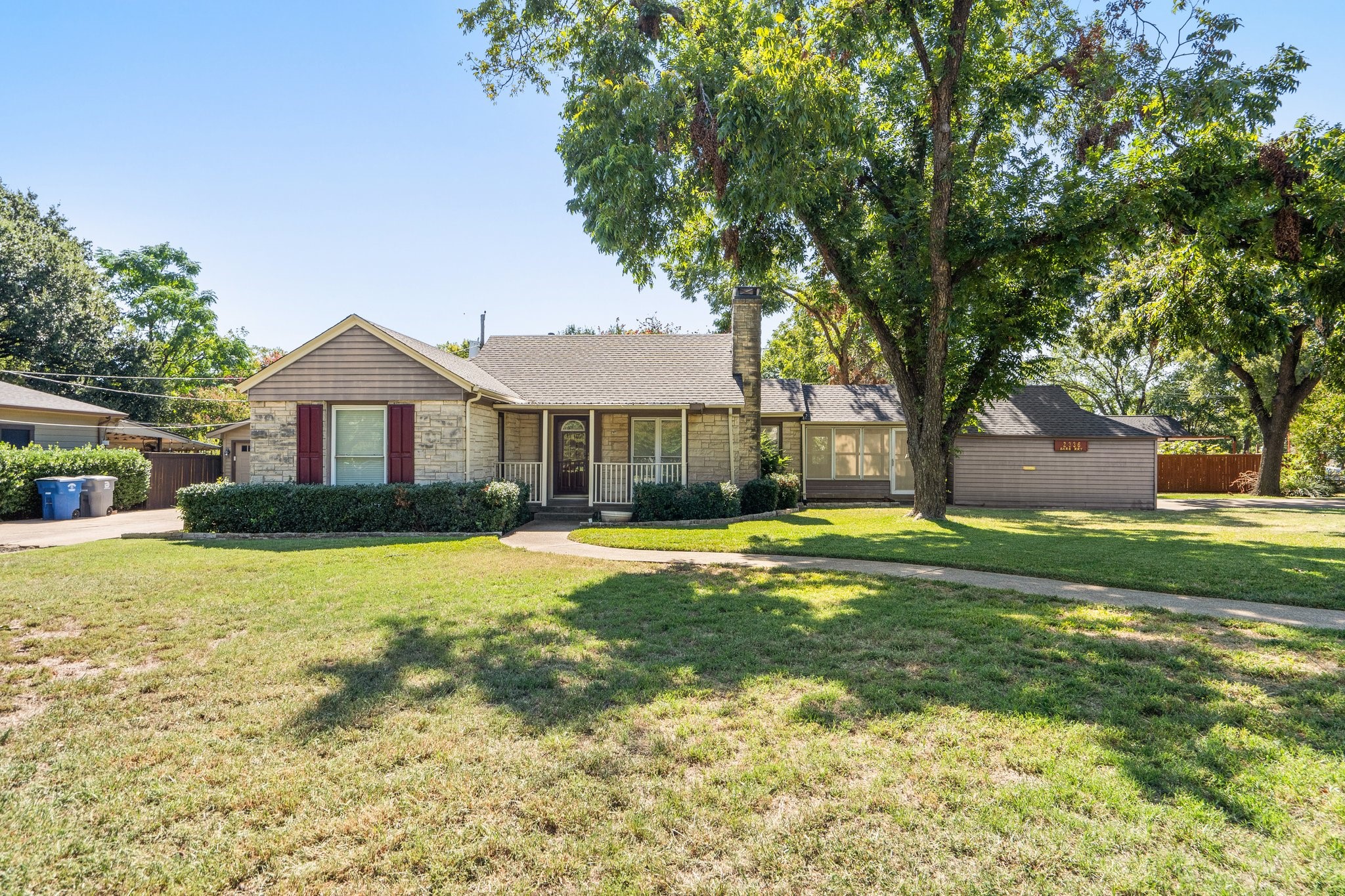 2336 Barberry Drive Dallas TX 75211