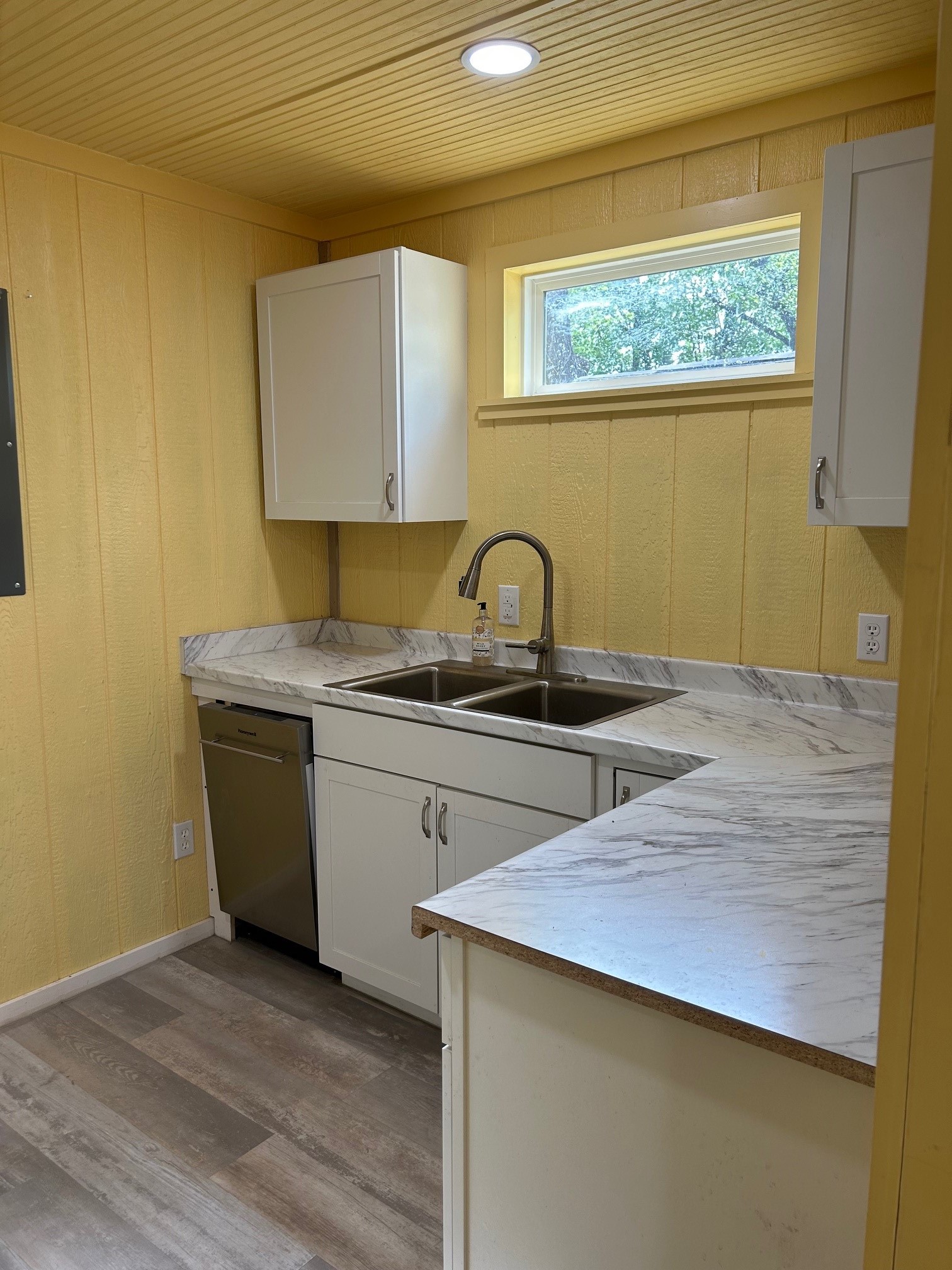 414 N Avenue F Clifton TX 76634
