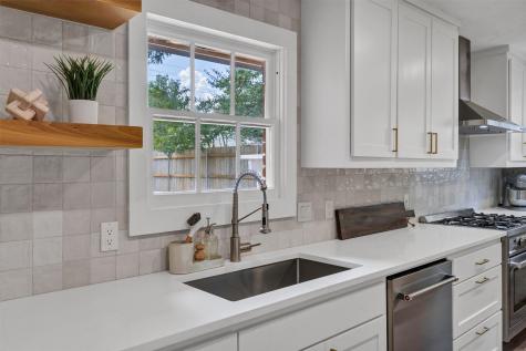 4137 Selkirk Drive W Fort Worth TX 76109