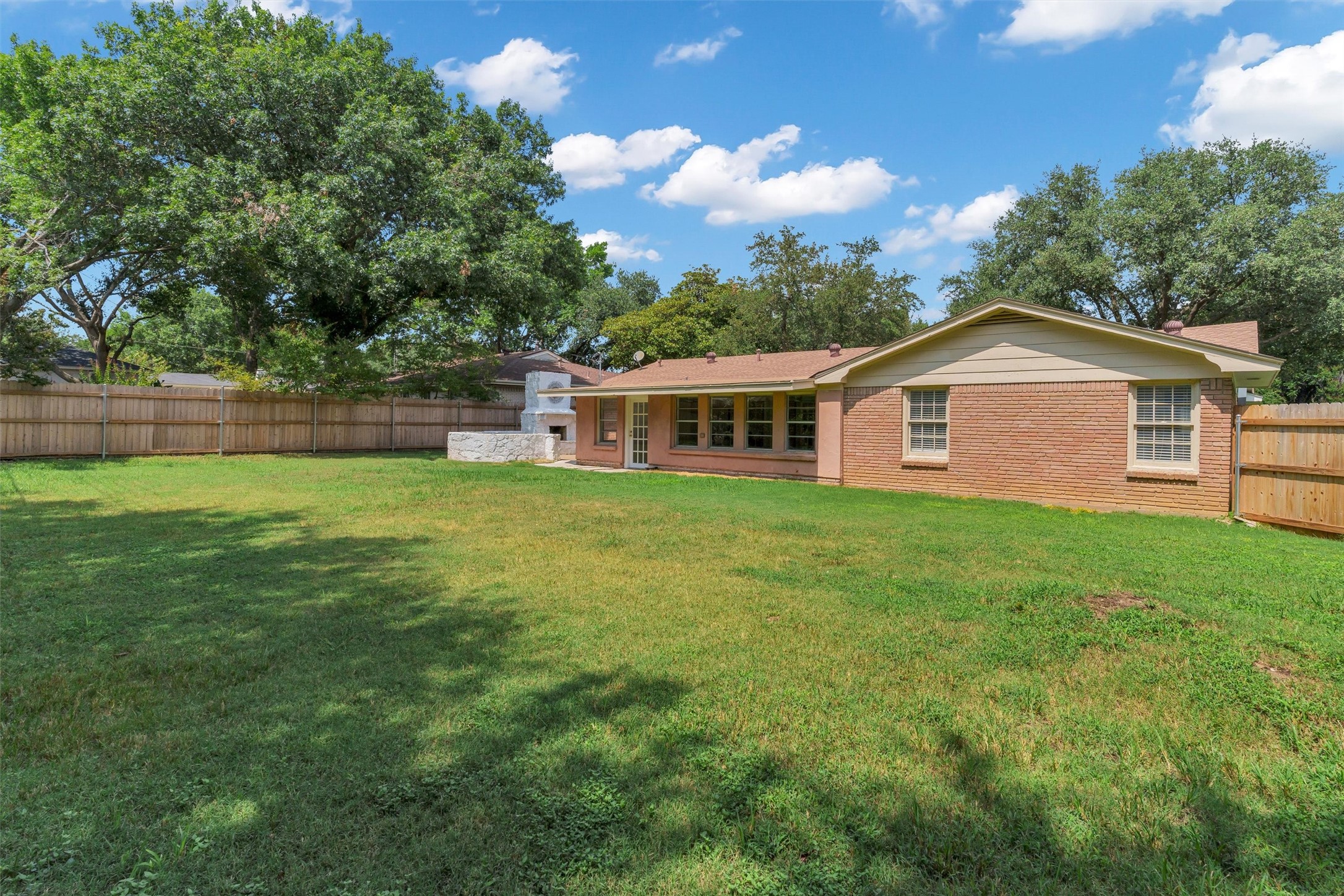 4137 Selkirk Drive W Fort Worth TX 76109