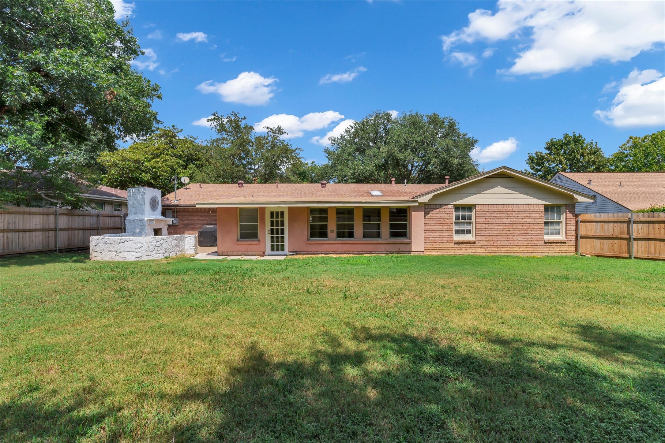 4137 Selkirk Drive W Fort Worth TX 76109