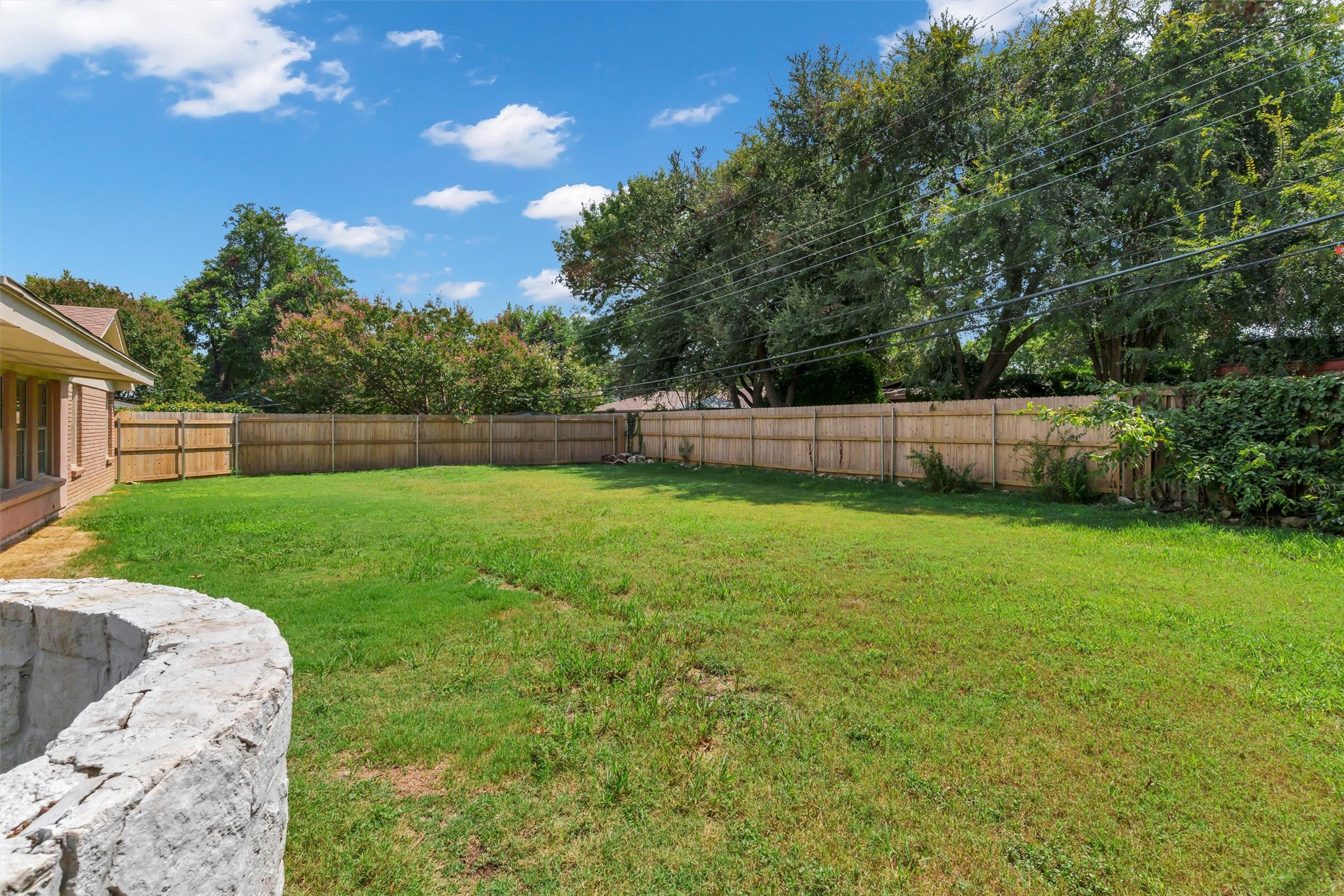 4137 Selkirk Drive W Fort Worth TX 76109